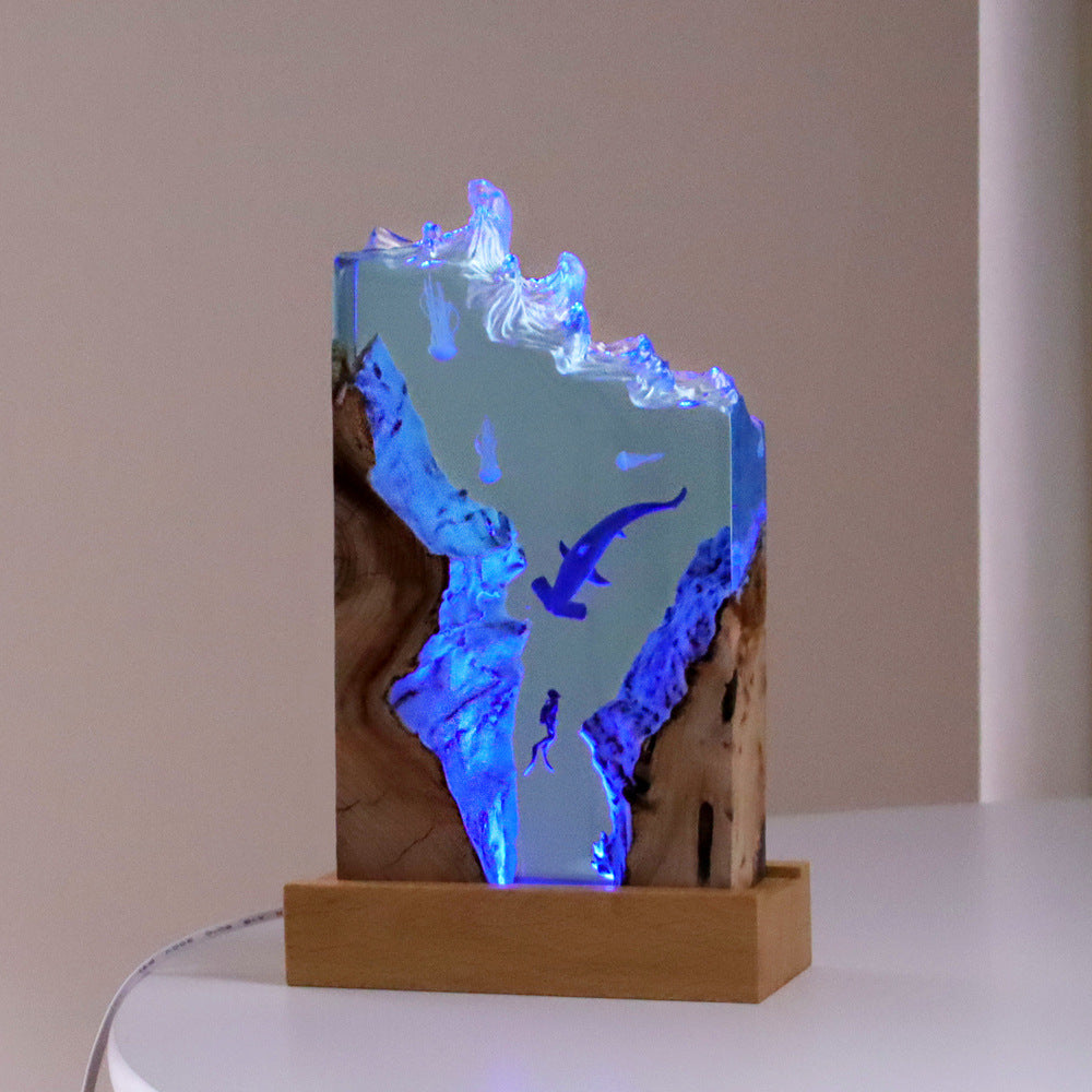 Ocean Diver-Shark Lamp