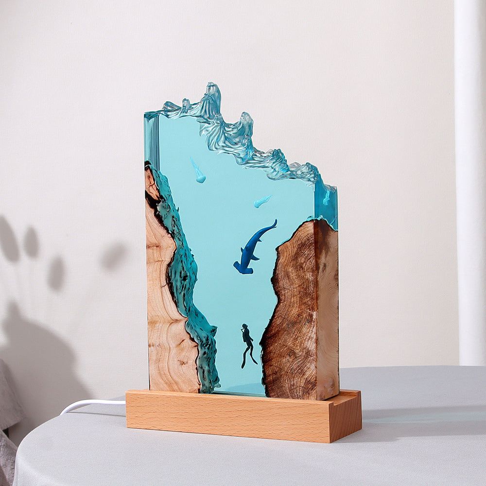 Ocean Diver-Shark Lamp