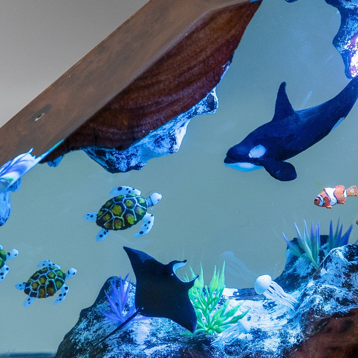 Various Sea Creatures Ocean Lamp